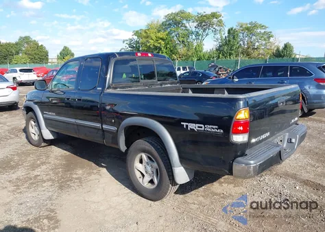 2002 Toyota Tundra Sr5 V8 z USA, uszkodzony, nr VIN 5TBBT44132S275820